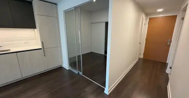 150 Logan Avenue, Toronto, ON, M4M 0E4 - 6