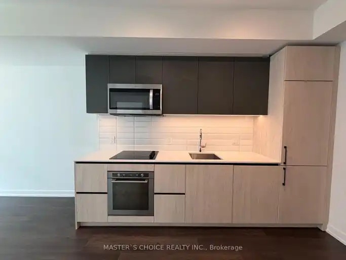 150 Logan Avenue, Toronto, ON, M4M 0E4 - 7