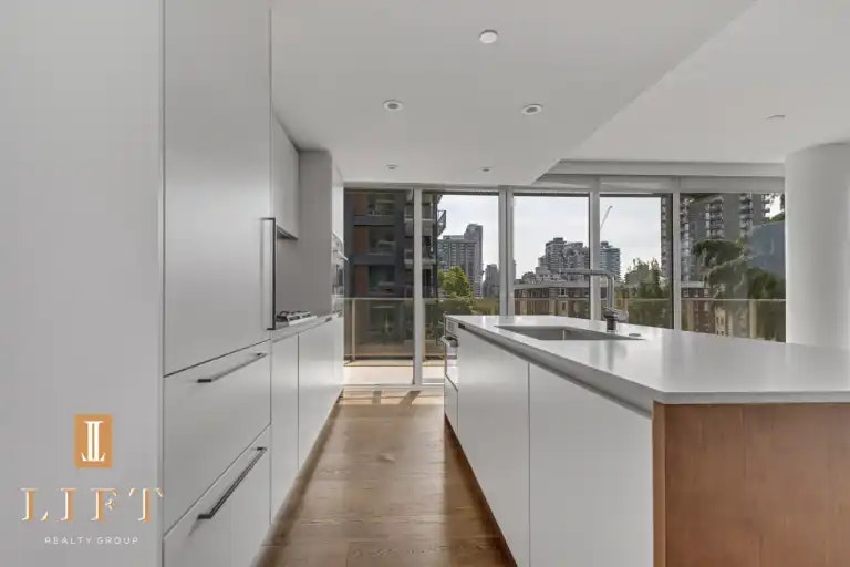 1365 Davie Street, Vancouver, BC, V6E 1N5 - 5
