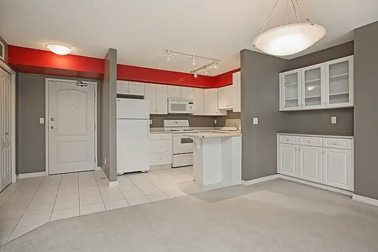 9741 110 Street Northwest, Edmonton, AB, T5K 2V8 - 4