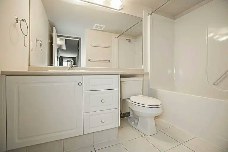 9741 110 Street Northwest, Edmonton, AB, T5K 2V8 - 14
