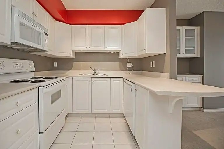 9741 110 Street Northwest, Edmonton, AB, T5K 2V8 - 7