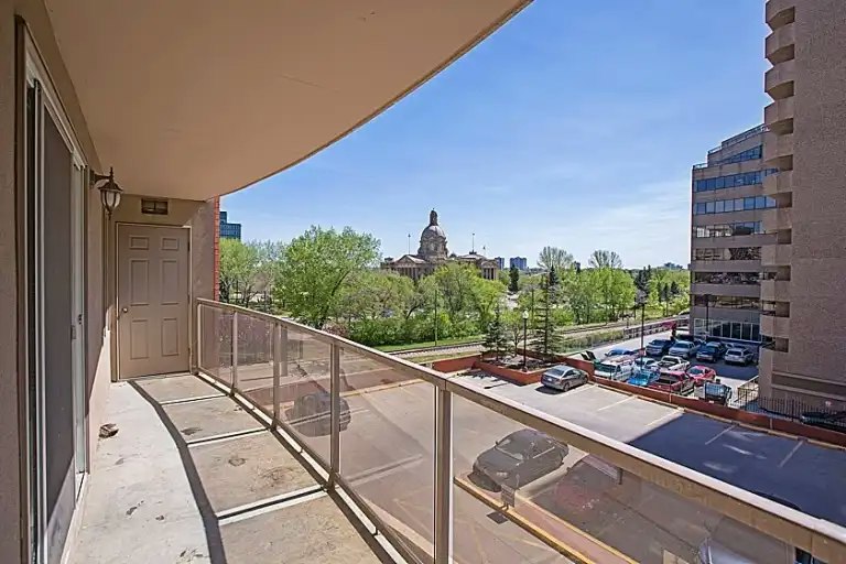 9741 110 Street Northwest, Edmonton, AB, T5K 2V8 - 19