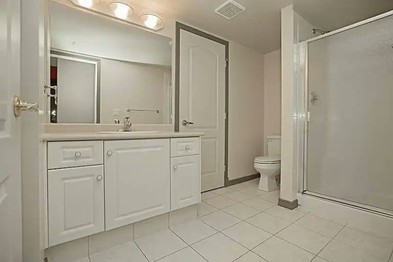 9741 110 Street Northwest, Edmonton, AB, T5K 2V8 - 17