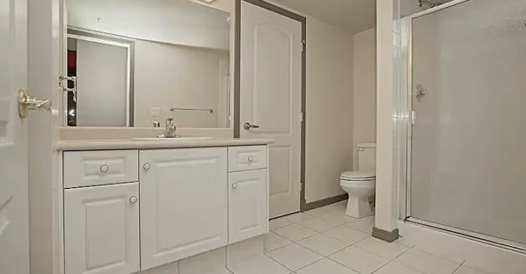 9741 110 Street Northwest, Edmonton, AB, T5K 2V8 - 17