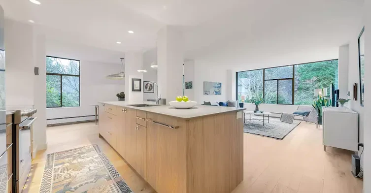 4101 Yew Street, Vancouver, BC, V6L 3B7 - 3