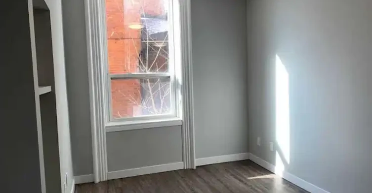 205 Gerrard Street East, Toronto, ON, M5A 2E7
