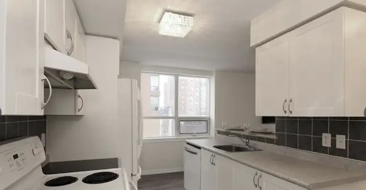 4 Elsinore Path, Toronto, ON, M8V 4G7 - 2