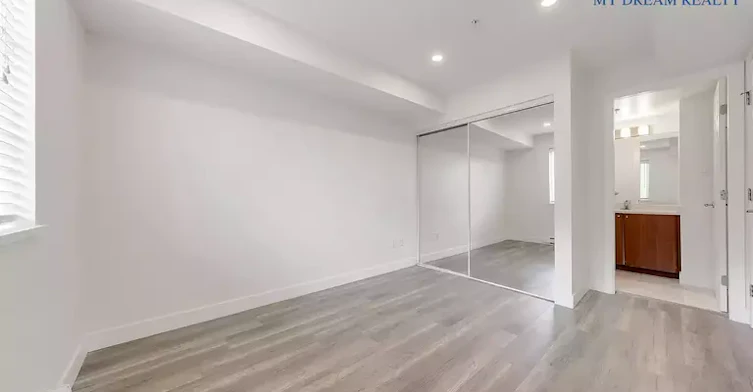 14877 100 Avenue, Surrey, BC, V3R 3H1 - 14