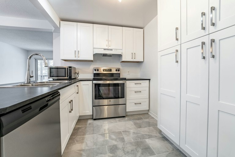 2513 Cléroux Crescent, Ottawa, ON, K1W 1A1 - 2