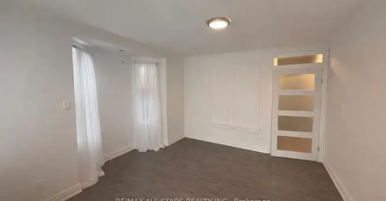 1918 A Queen Street East, Toronto, ON, M4L 1H5 - 7