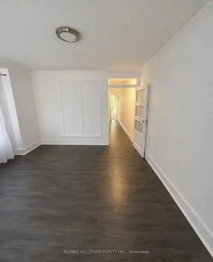 1918 A Queen Street East, Toronto, ON, M4L 1H5 - 3