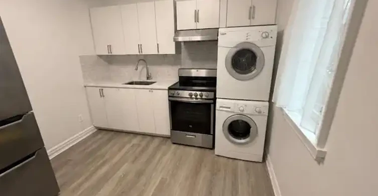 1918 A Queen Street East, Toronto, ON, M4L 1H5 - 2