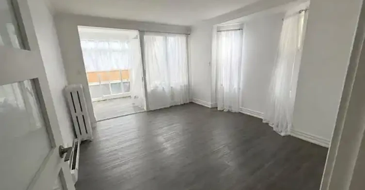 1918 A Queen Street East, Toronto, ON, M4L 1H5 - 5