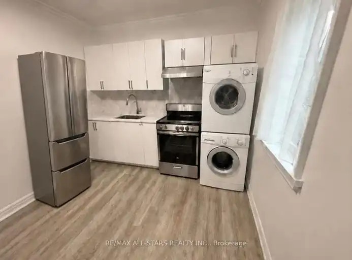 1918 A Queen Street East, Toronto, ON, M4L 1H5