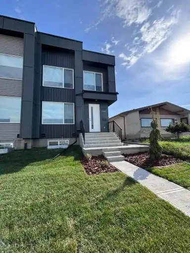 13327 119 Street Northwest, Edmonton, AB, T5E 5M6 - 2