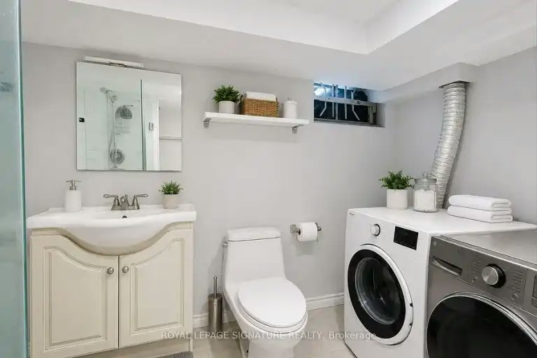 152 Parliament Street, Toronto, ON, M5A 2Z1 - 4