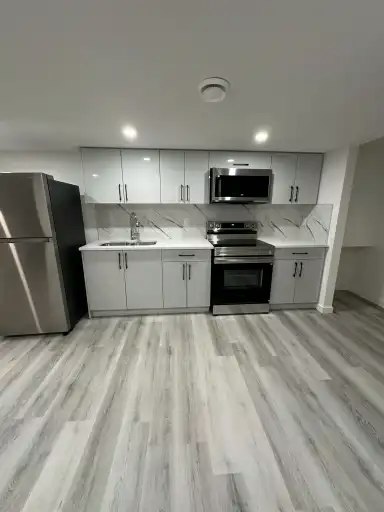 9846 225a Street Northwest, Edmonton, AB, T5T 7C2 2