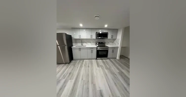 9846 225a Street Northwest, Edmonton, AB, T5T 7C2 - 2