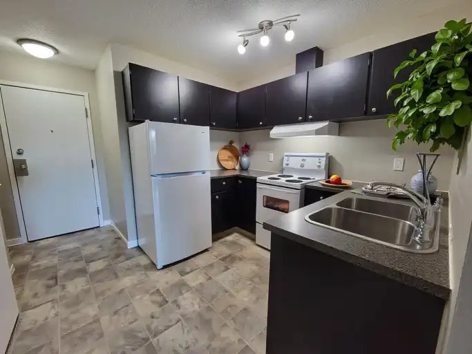 5820 58a Street, Red Deer, AB, T4N 2M7