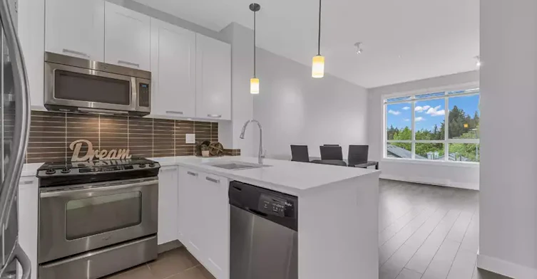 15388 105 Avenue, Surrey, BC, V3R 0G7 - 2