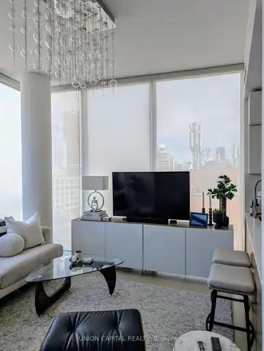 3 Market Street, Toronto, ON, M5E 0A3 - 4