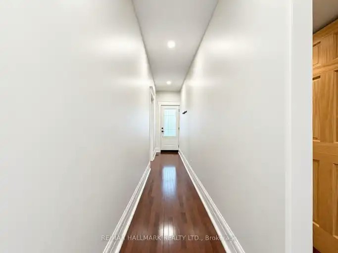 28 Ashdale Avenue, Toronto, ON, M4L 2Y7 - 7