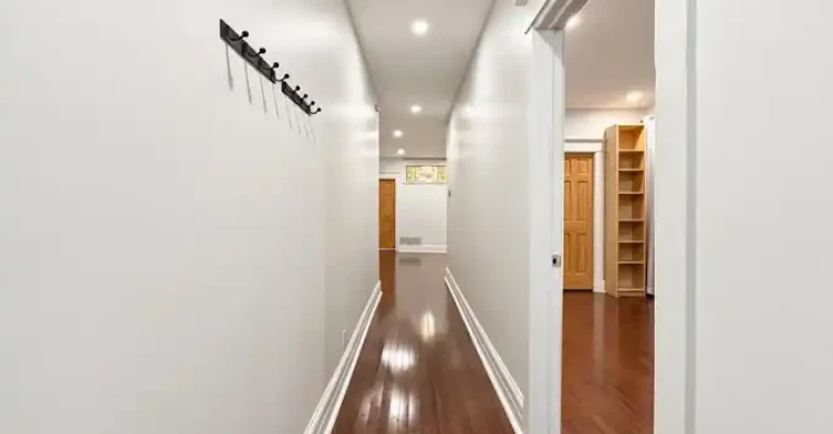 28 Ashdale Avenue, Toronto, ON, M4L 2Y7 - 18