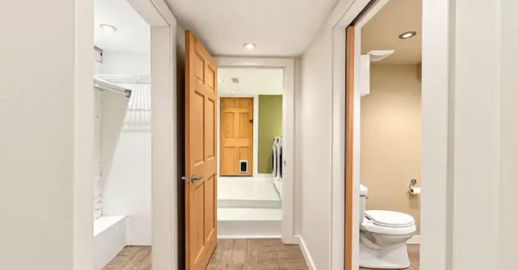 28 Ashdale Avenue, Toronto, ON, M4L 2Y7 - 8