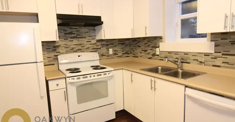 1100 Canyon Boulevard, North Vancouver, BC, V7R 2K4 - 4