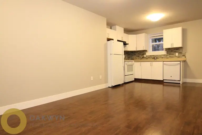 1100 Canyon Boulevard, North Vancouver, BC, V7R 2K4 - 2