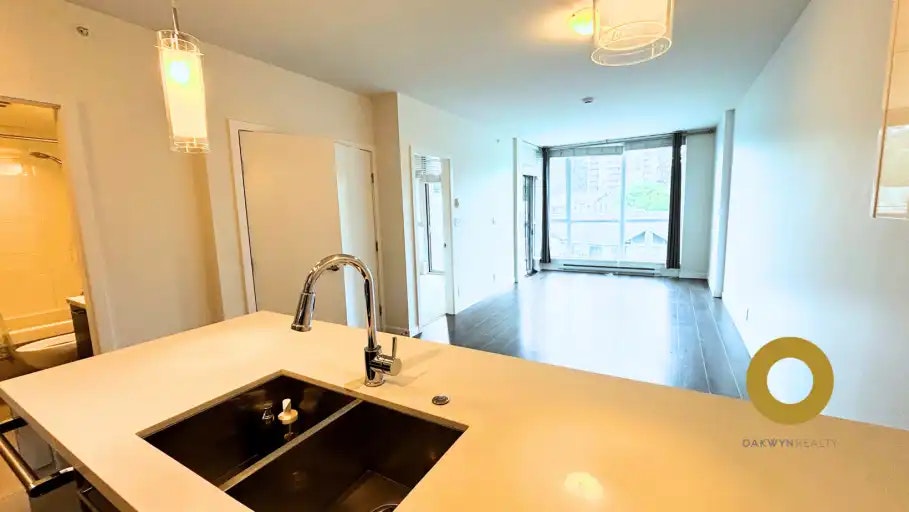 271 Francis Way, New Westminster, BC, V3L 0H2 - 4
