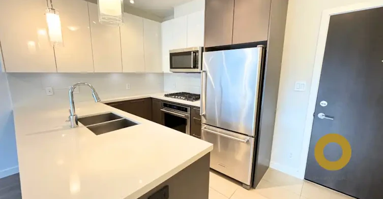 271 Francis Way, New Westminster, BC, V3L 0H2 - 2