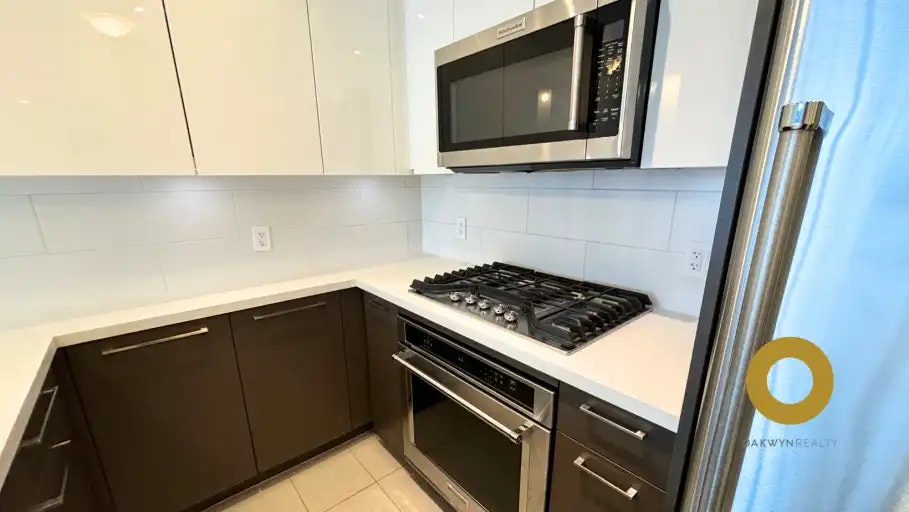 271 Francis Way, New Westminster, BC, V3L 0H2 - 3