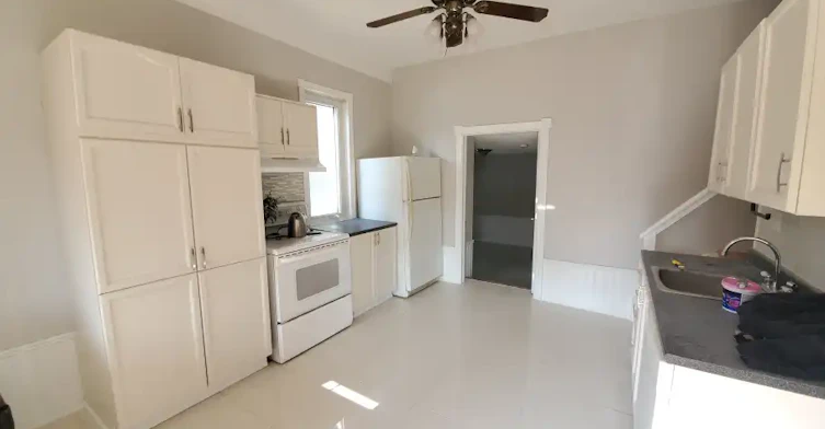 98 Adelaide Avenue East, Oshawa, ON, L1G 1Z1