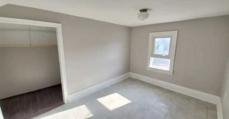 98 Adelaide Avenue East, Oshawa, ON, L1G 1Z1 - 2