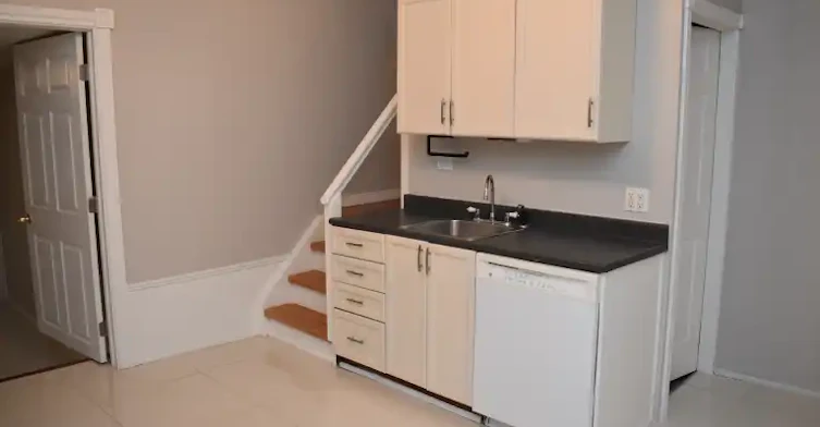 98 Adelaide Avenue East, Oshawa, ON, L1G 1Z1 - 9