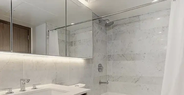 17 Bathurst Street, Toronto, ON, M5V 0N1 - 18