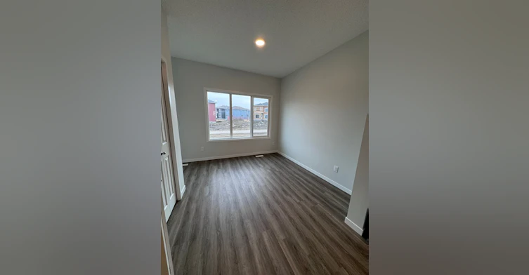4711 177 Avenue Northwest, Edmonton, AB, T5Y 4G4 - 9