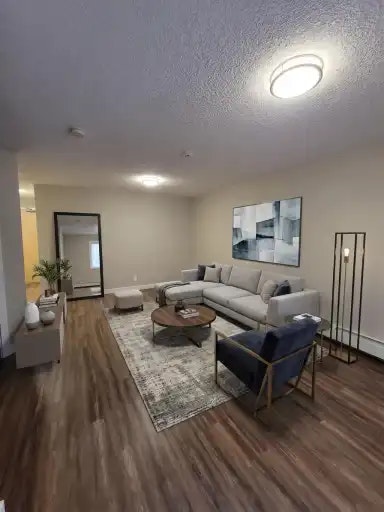 16315 96a Avenue Northwest, Edmonton, AB, T5P 3M7 - 4