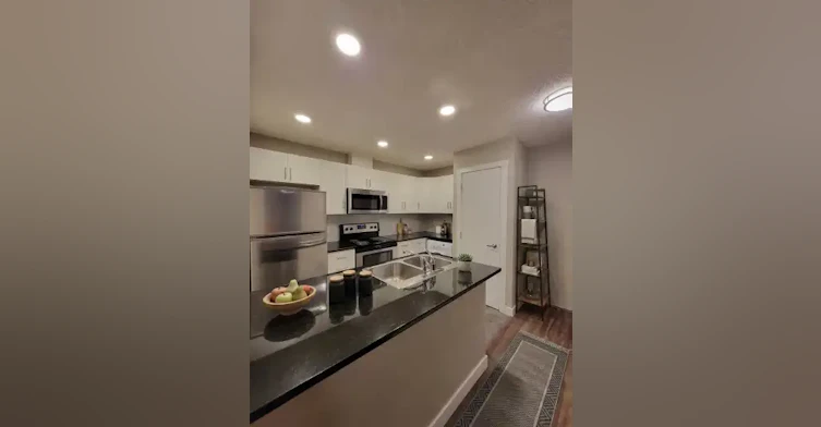 16315 96a Avenue Northwest, Edmonton, AB, T5P 3M7 - 2