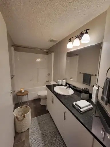 16315 96a Avenue Northwest, Edmonton, AB, T5P 3M7 - 6