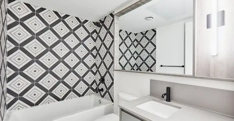 5 Lakeview Avenue, Toronto, ON, M6J 0H3 - 12
