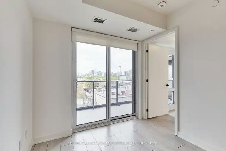 5 Lakeview Avenue, Toronto, ON, M6J 0H3 - 11