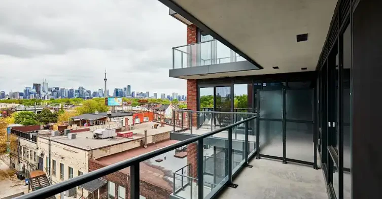 5 Lakeview Avenue, Toronto, ON, M6J 0H3 - 10