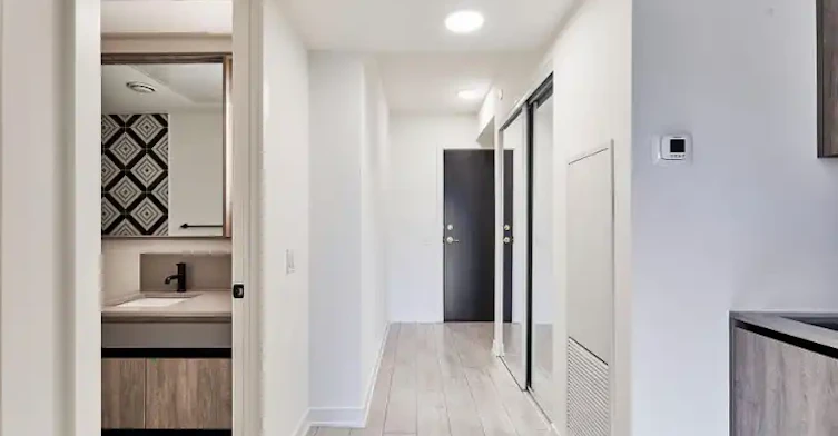 5 Lakeview Avenue, Toronto, ON, M6J 0H3 - 3