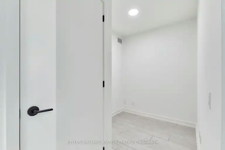 5 Lakeview Avenue, Toronto, ON, M6J 0H3 - 6