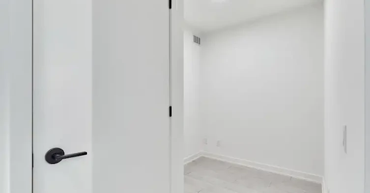 5 Lakeview Avenue, Toronto, ON, M6J 0H3 - 6