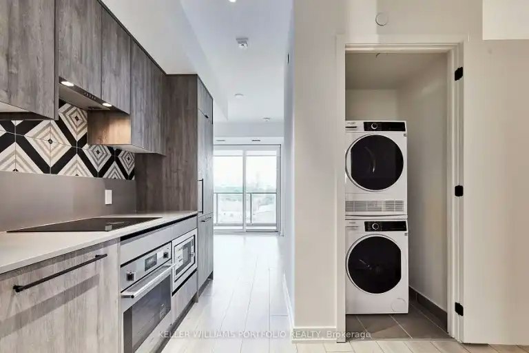 5 Lakeview Avenue, Toronto, ON, M6J 0H3 - 13