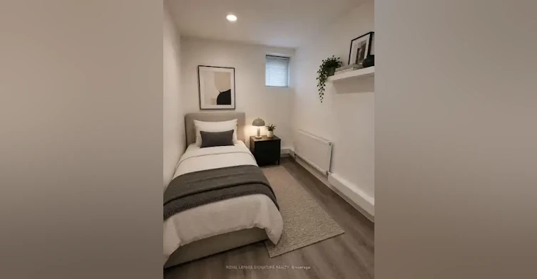 22 Curzon Street, Toronto, ON, M4M 1L4 - 2